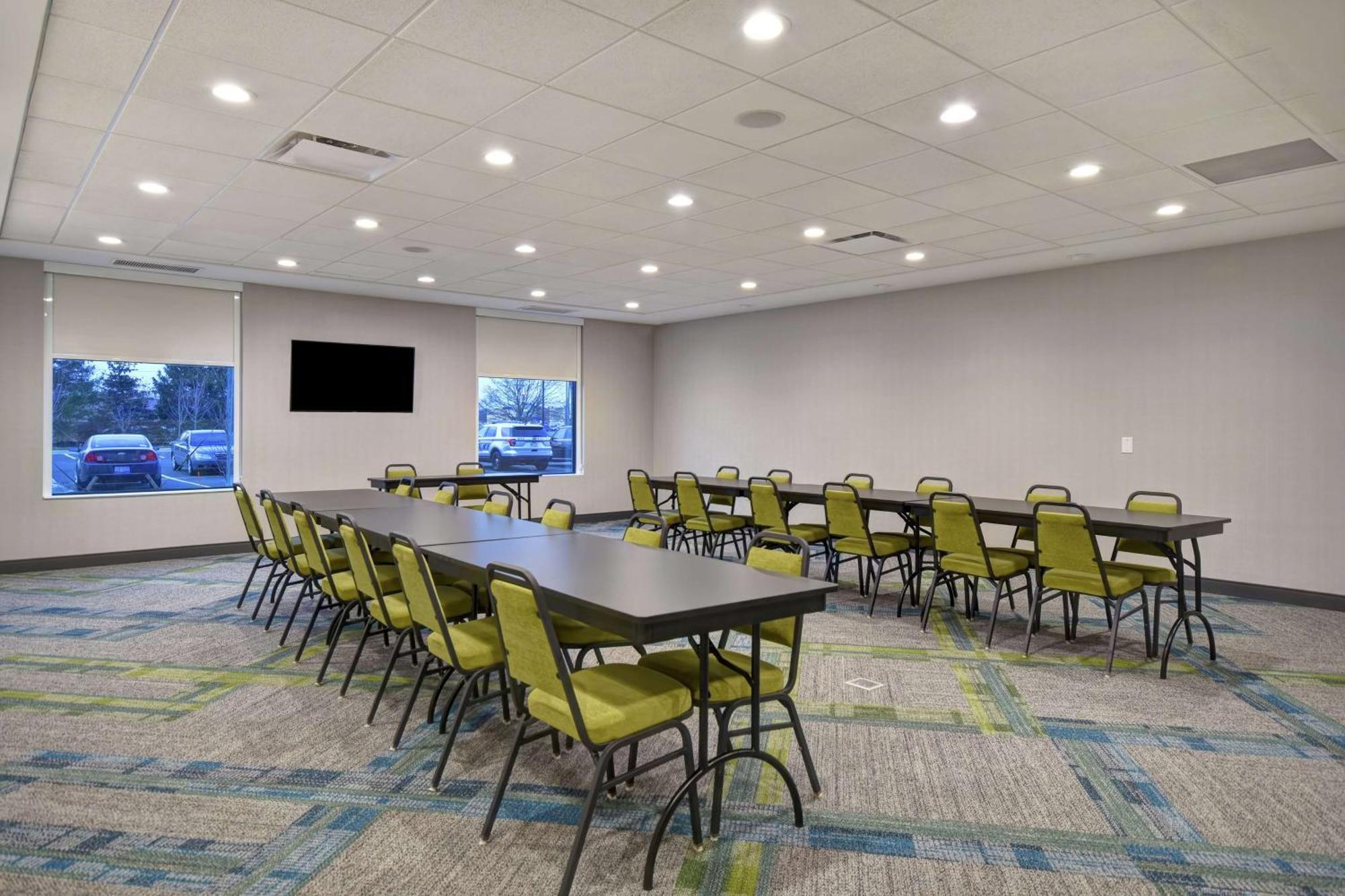 Home2 By Hilton Detroit Hotel 3*